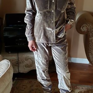 VERSACE 2 PIECE PANTS SUIT.